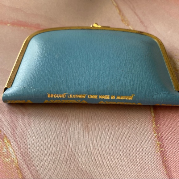 Antique pocket case including complete grooming kit. - Picture 3 of 6